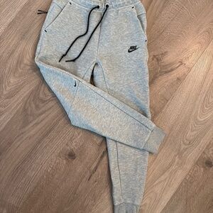 Nike Tech joggers